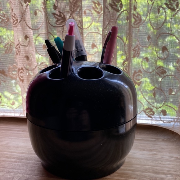 Vintage (70s?) black round plastic pen and pencil holder - Picture 2 of 11